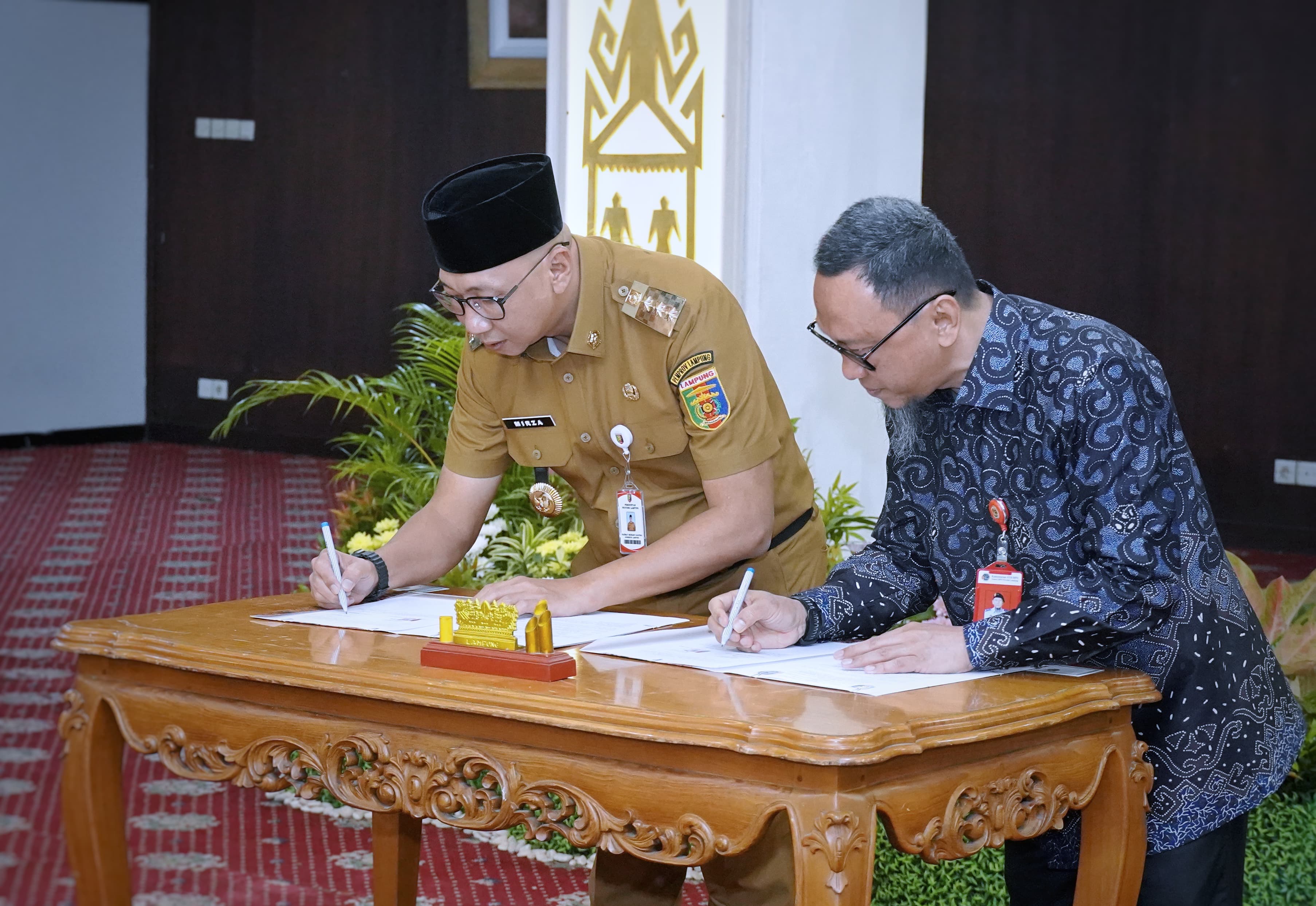 Disaksikan Menteri ATR/BPN, Gubernur Mirza Bersama Kepala BPN Tandatangani NPHD